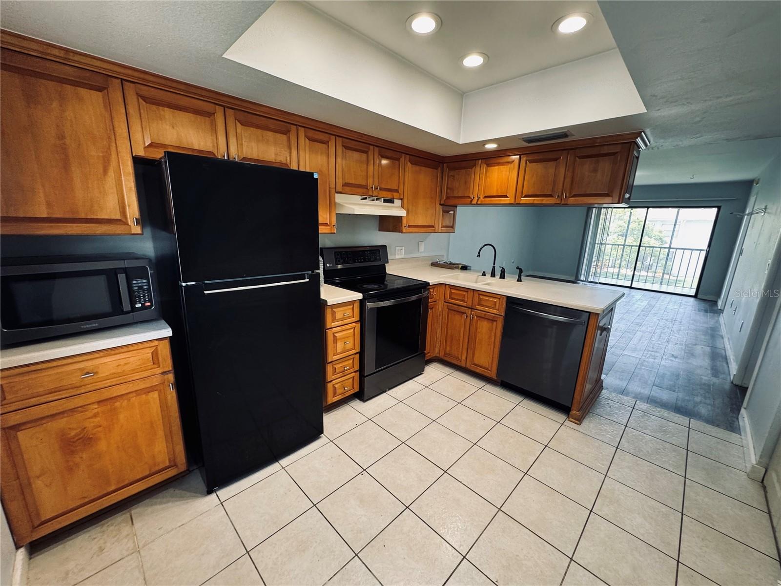 106 Windward Pl Property Photo 2