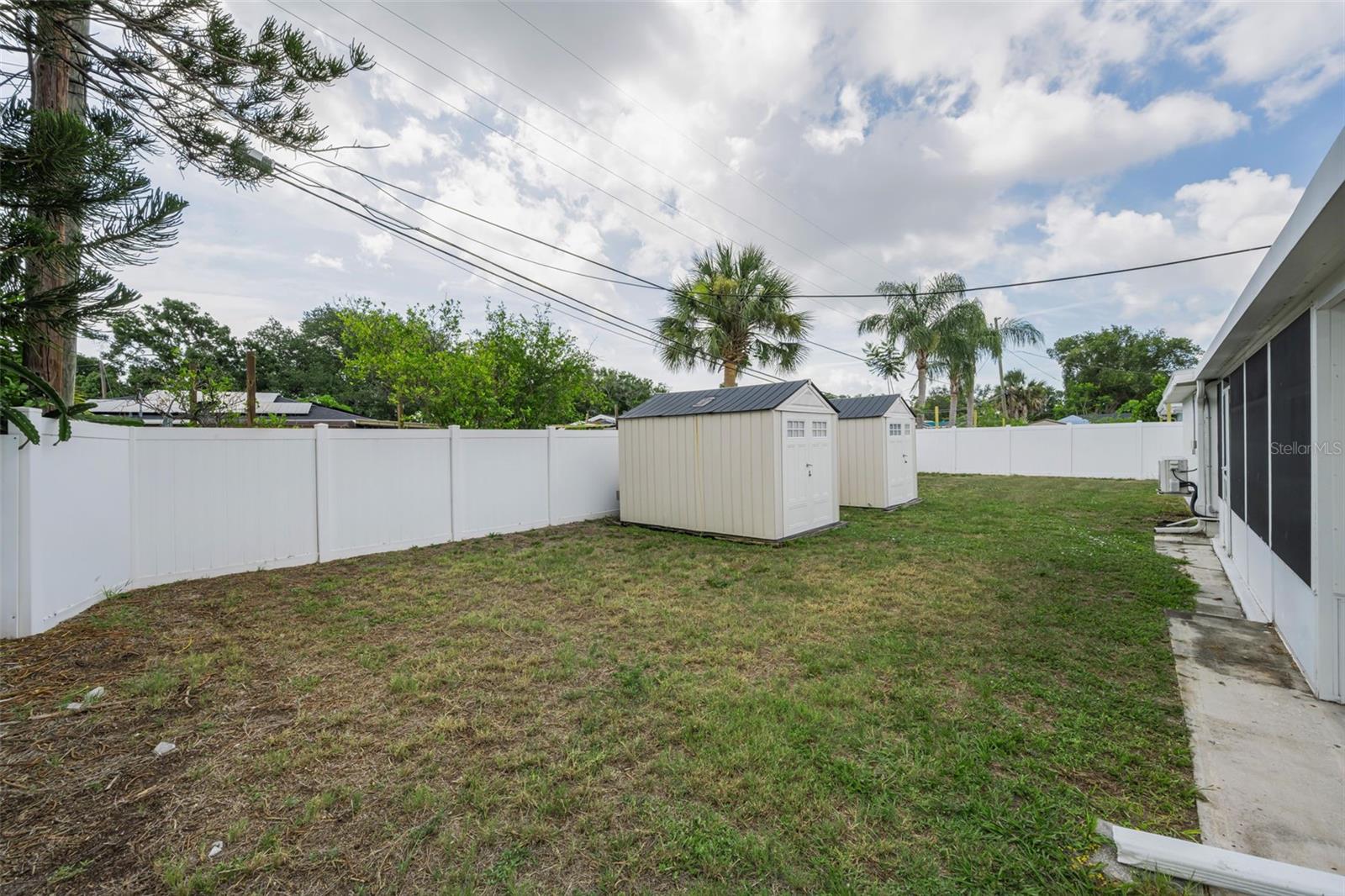 6701 Orchard Dr N Property Photo 4