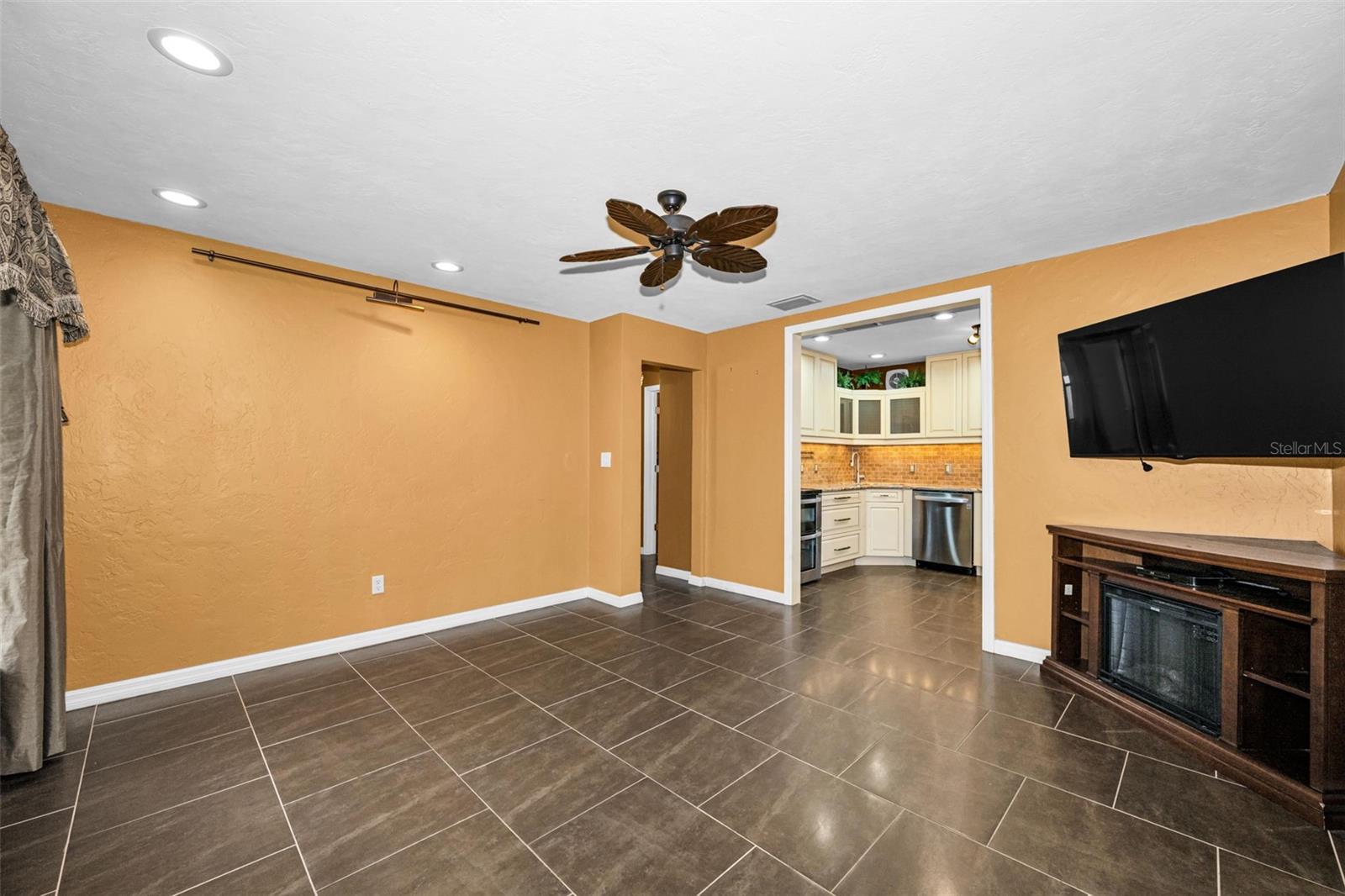 6701 Orchard Dr N Property Photo 15