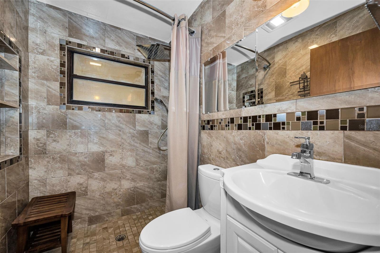 6701 Orchard Dr N Property Photo 20