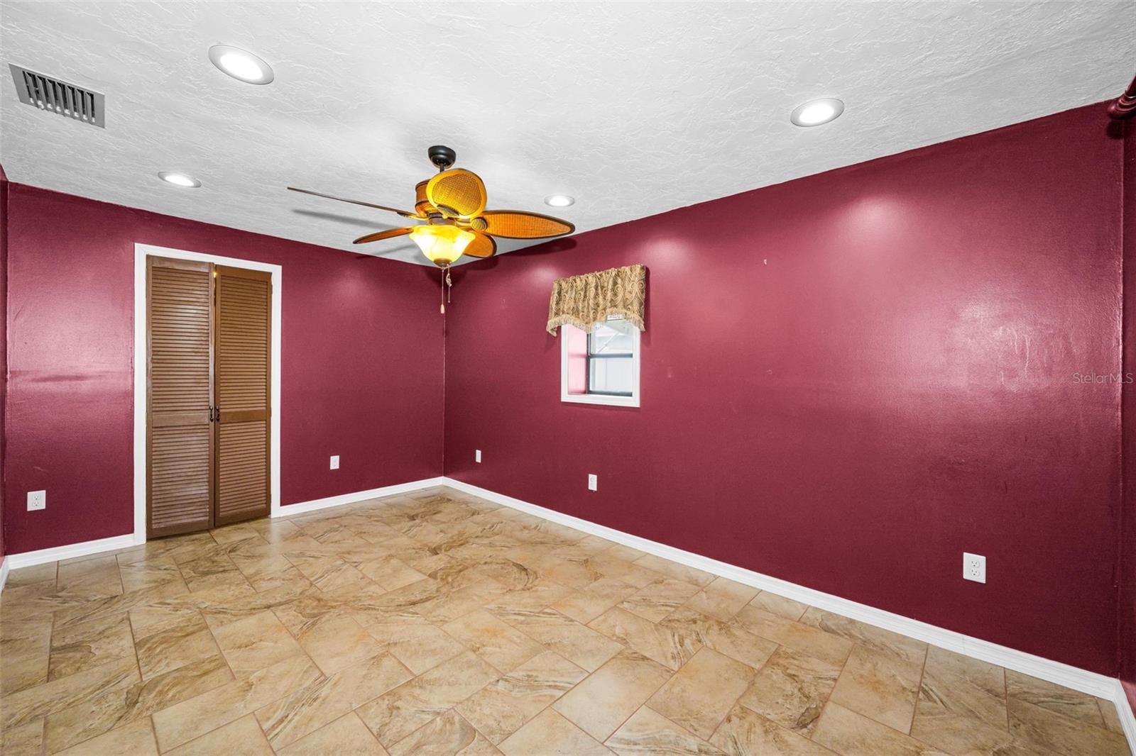 6701 Orchard Dr N Property Photo 29