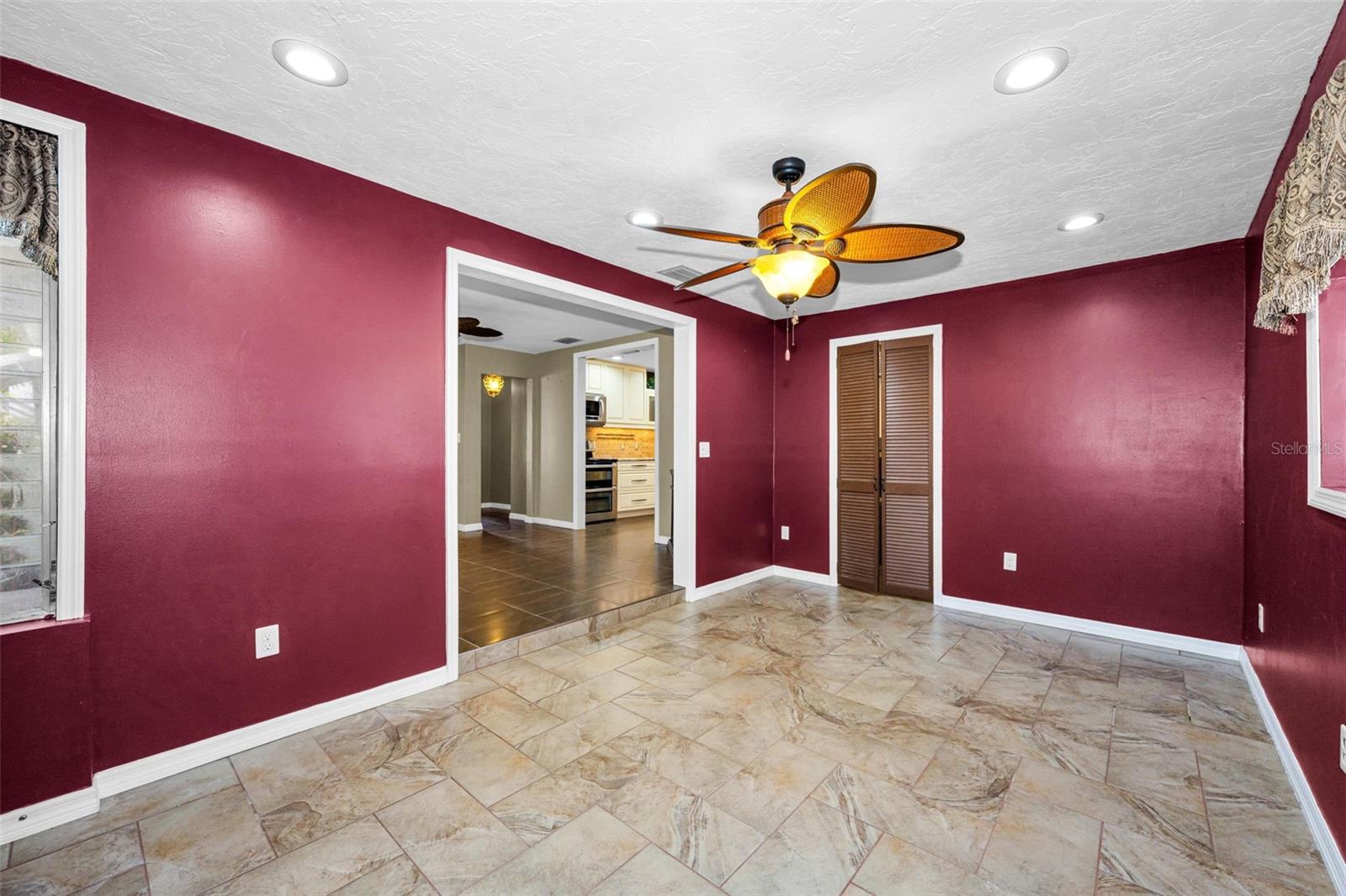 6701 Orchard Dr N Property Photo 30
