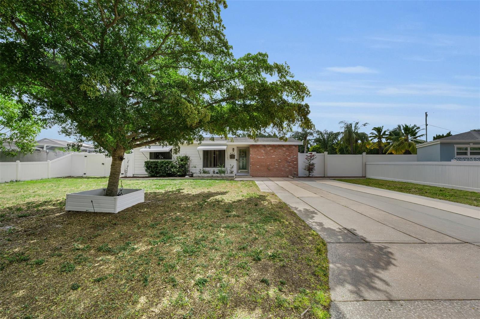6701 Orchard Dr N Property Photo 42