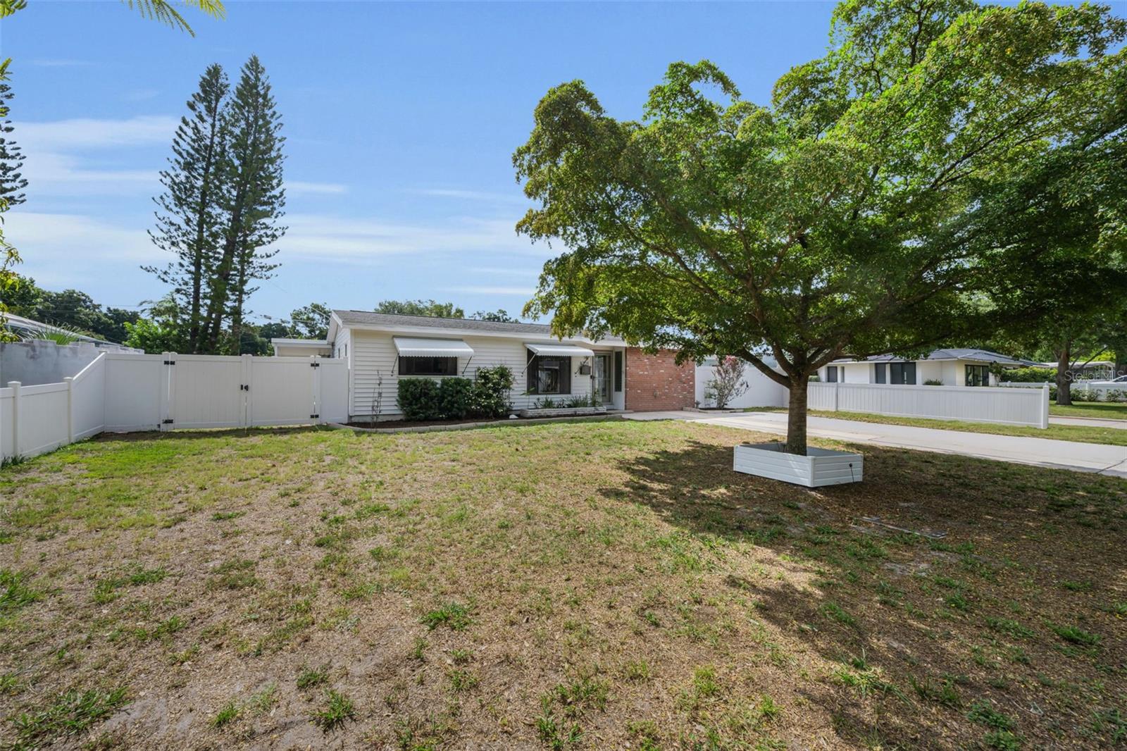 6701 Orchard Dr N Property Photo 43
