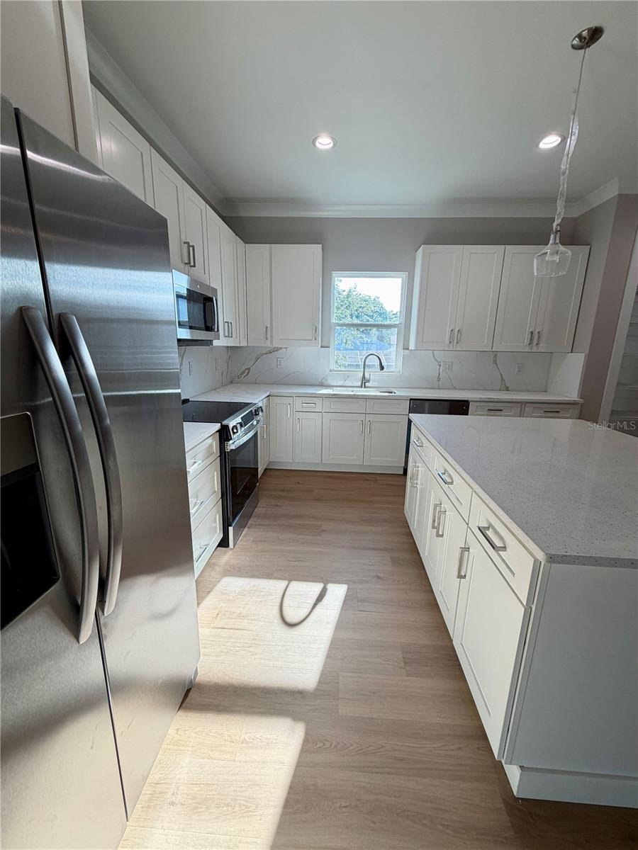 4314 W Gray St Property Photo 5
