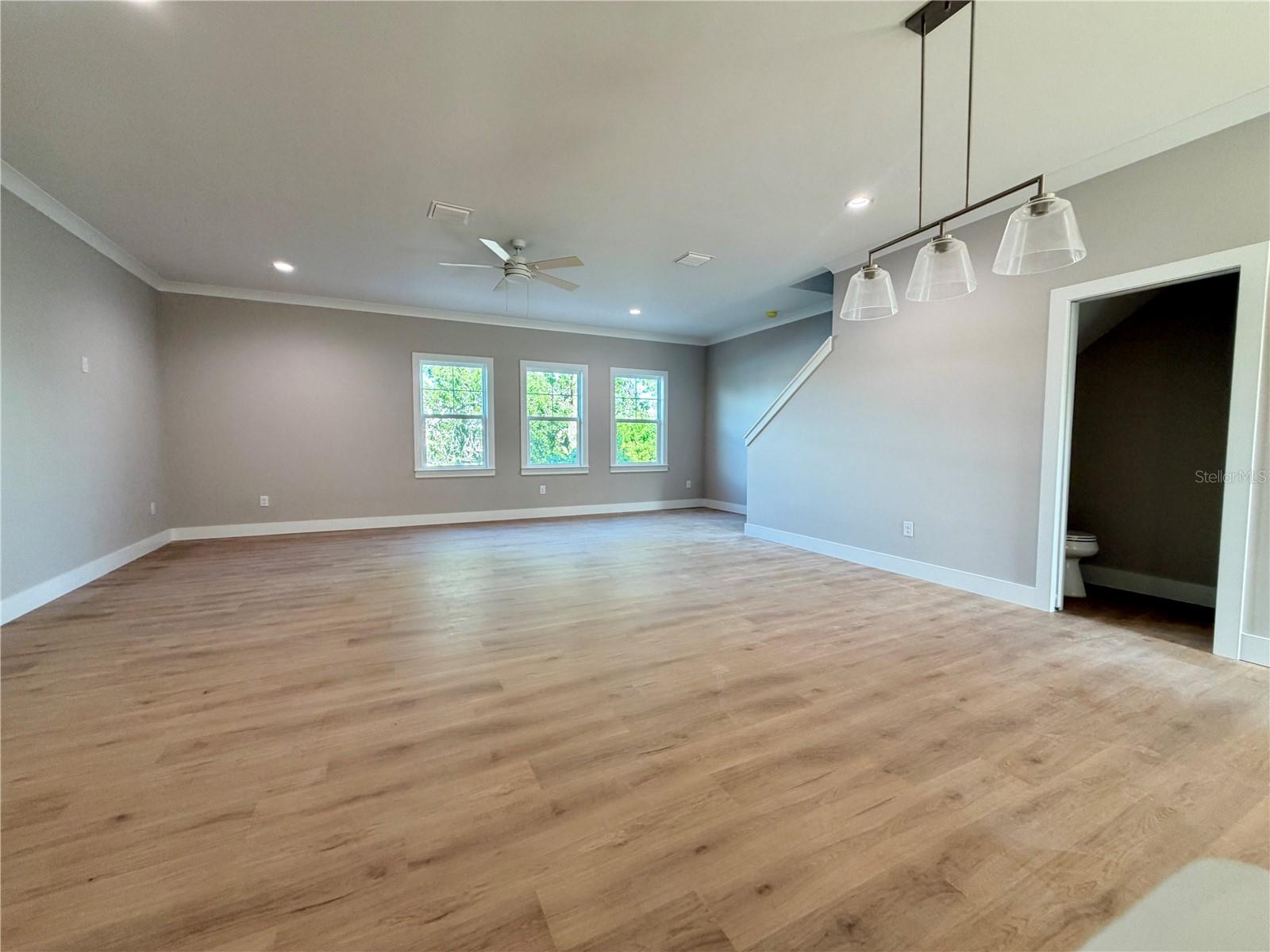 4314 W Gray St Property Photo 9