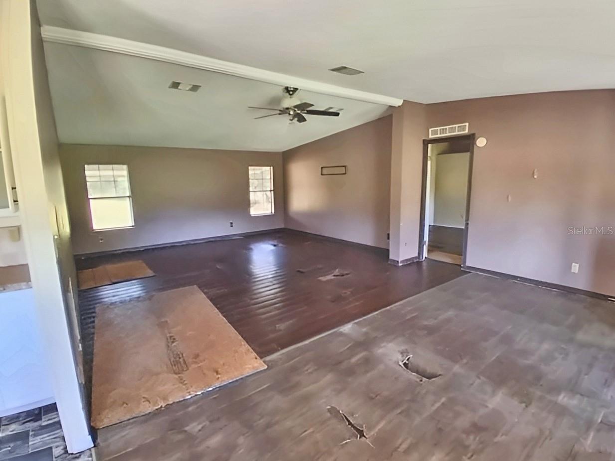5411 Pless Rd Property Photo 4