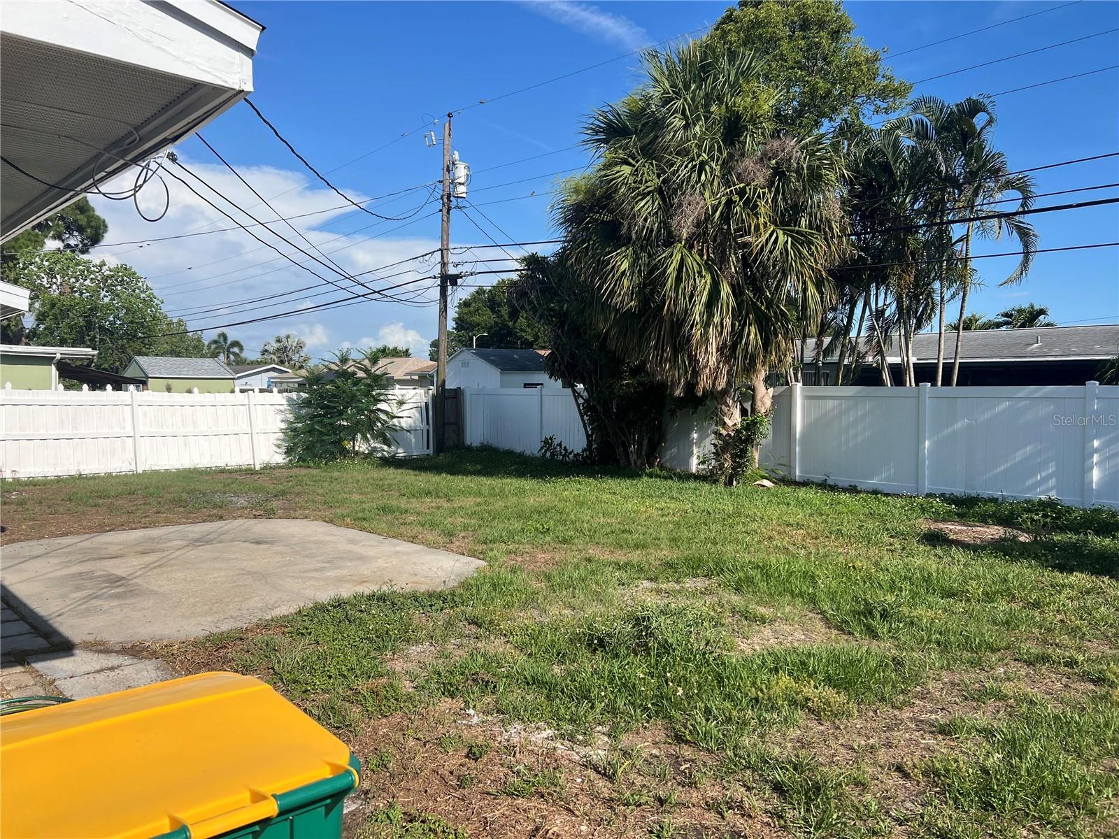 10934 Freedom Blvd Property Photo 7