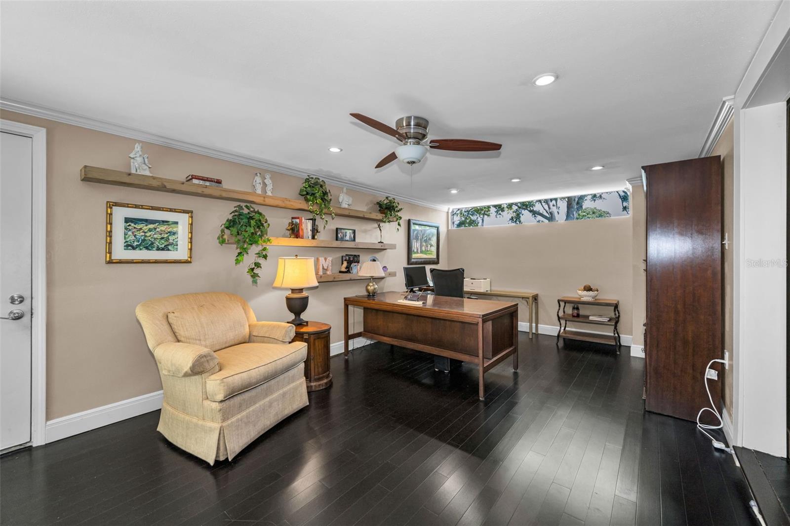 10497 Longwood Dr Property Photo 16