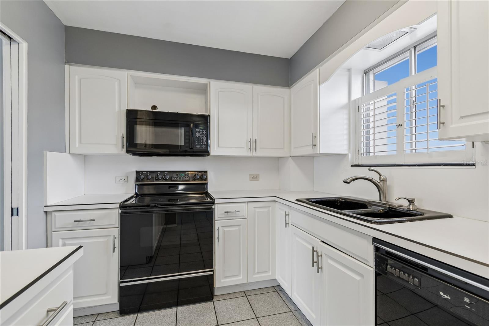 1365 N Snell Isle Blvd Ne #2e Property Photo 6