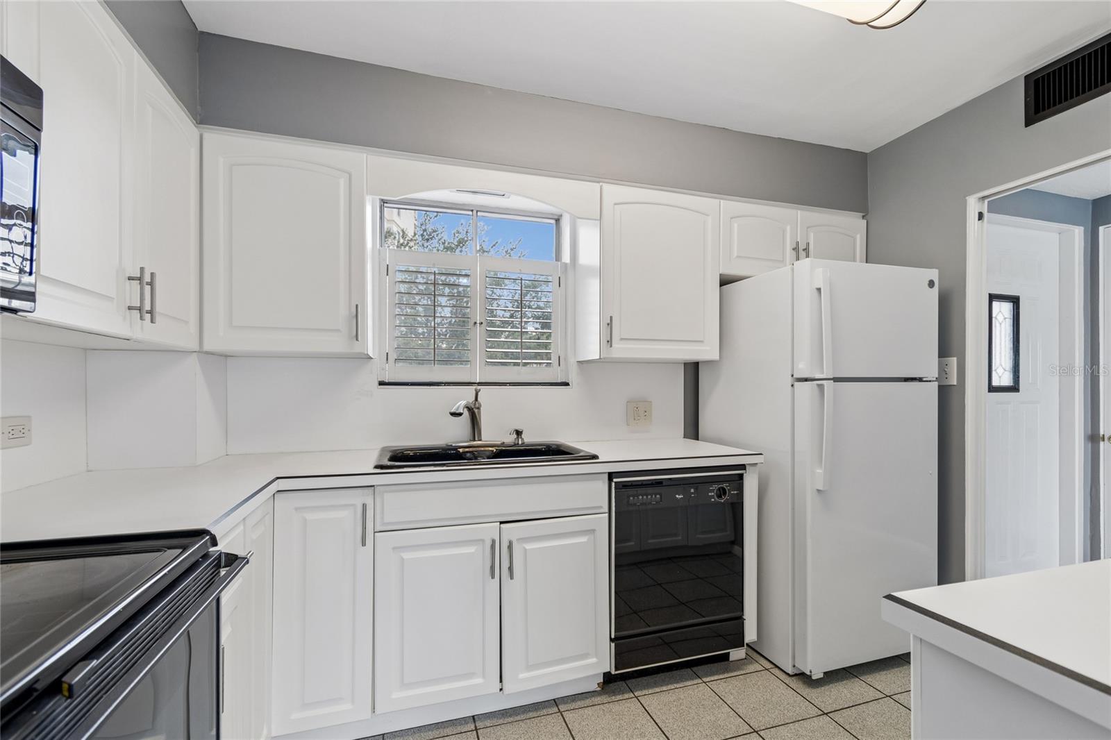 1365 N Snell Isle Blvd Ne #2e Property Photo 7
