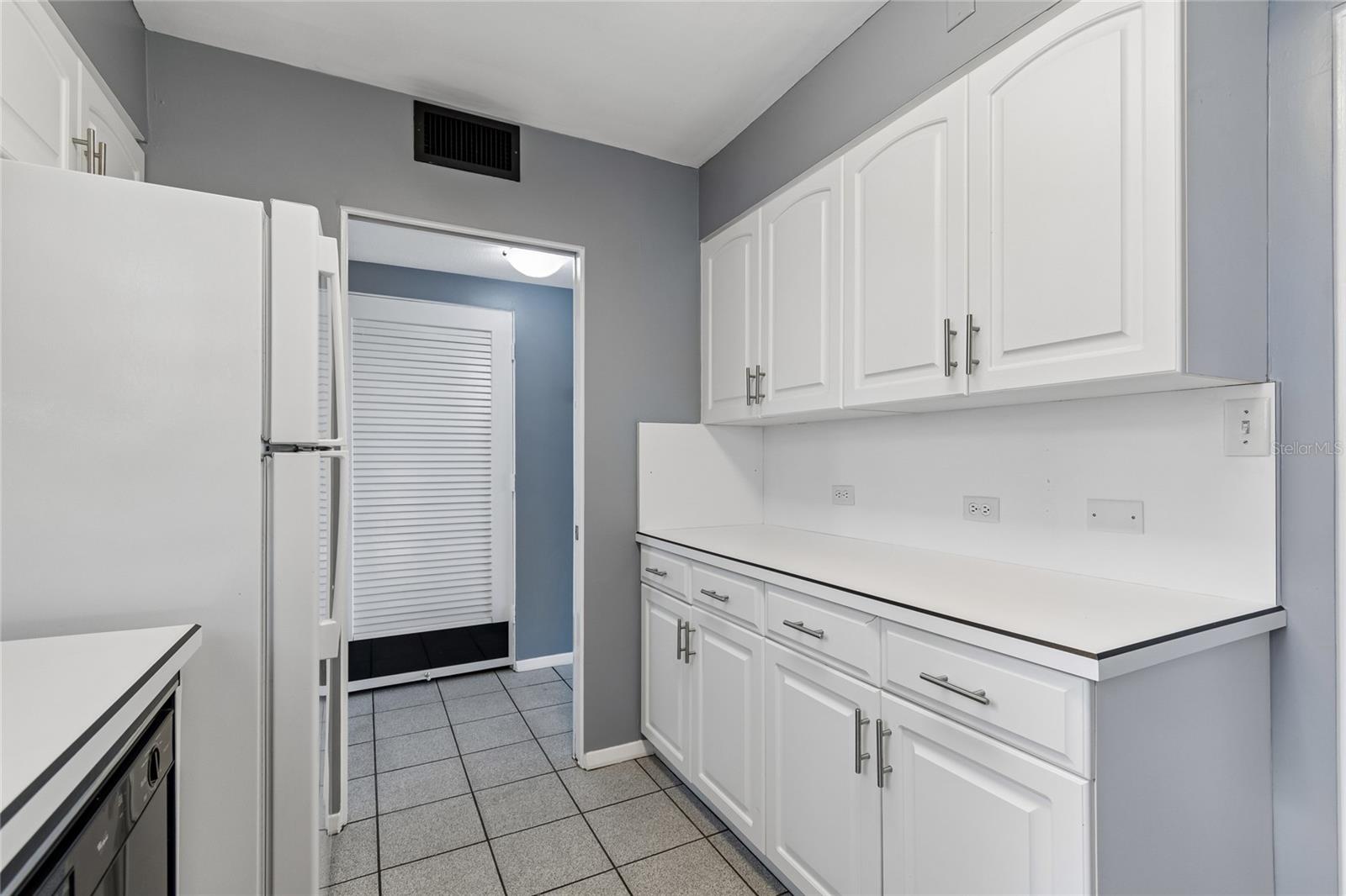 1365 N Snell Isle Blvd Ne #2e Property Photo 8
