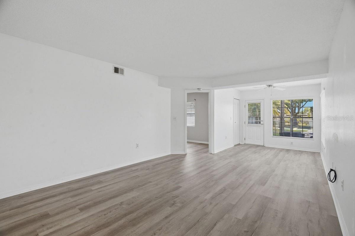 2400 Winding Creek Blvd #20a-109 Property Photo 8