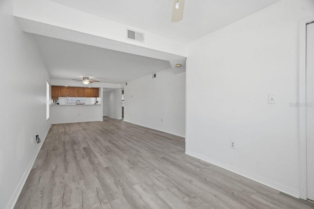 2400 Winding Creek Blvd #20a-109 Property Photo 12