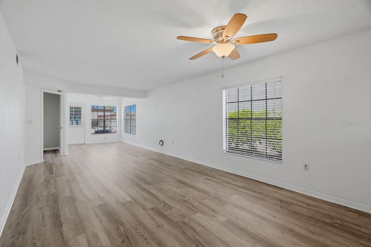 2400 Winding Creek Blvd #20a-109 Property Photo 18