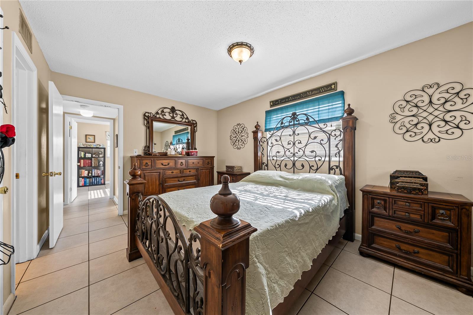 2208 Gardenia Way Property Photo 6