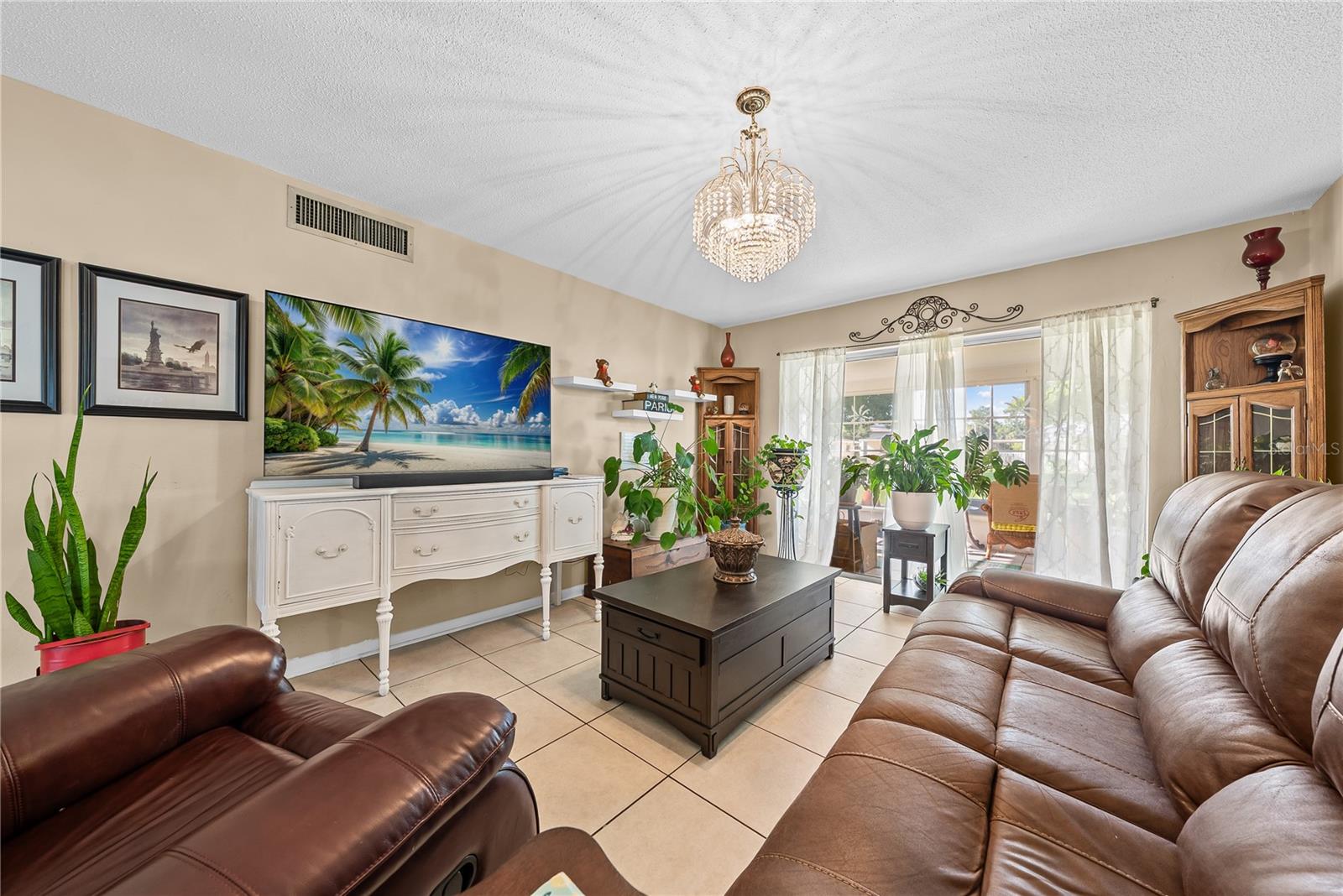 2208 Gardenia Way Property Photo 13