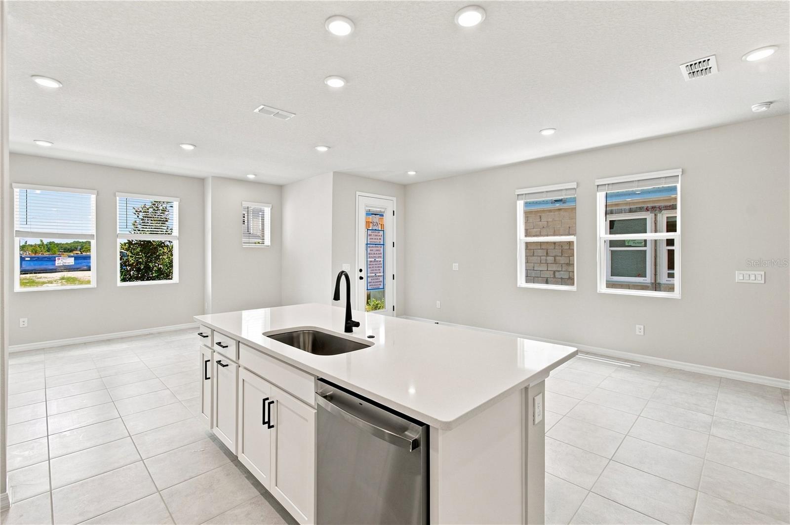 5600 Coopers Hawk Ct Property Photo 9