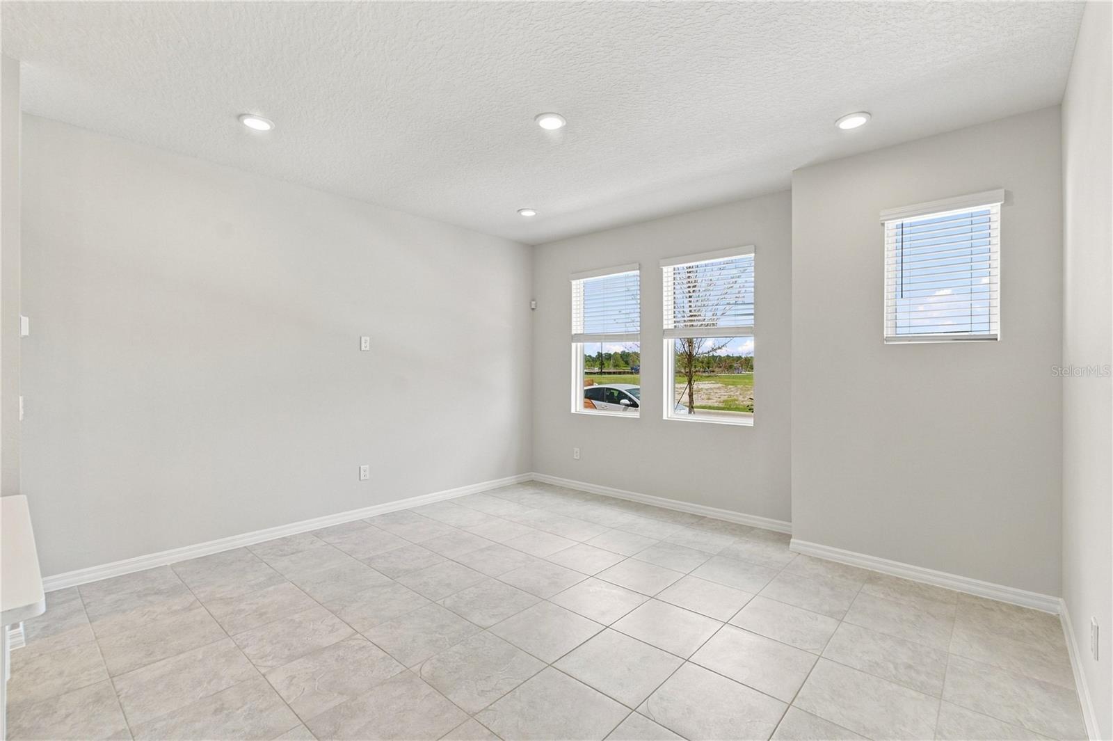 5600 Coopers Hawk Ct Property Photo 10