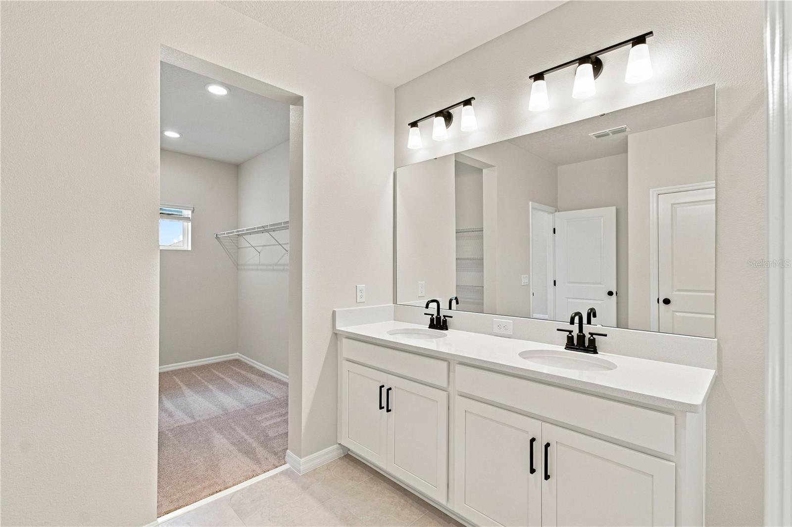5600 Coopers Hawk Ct Property Photo 18