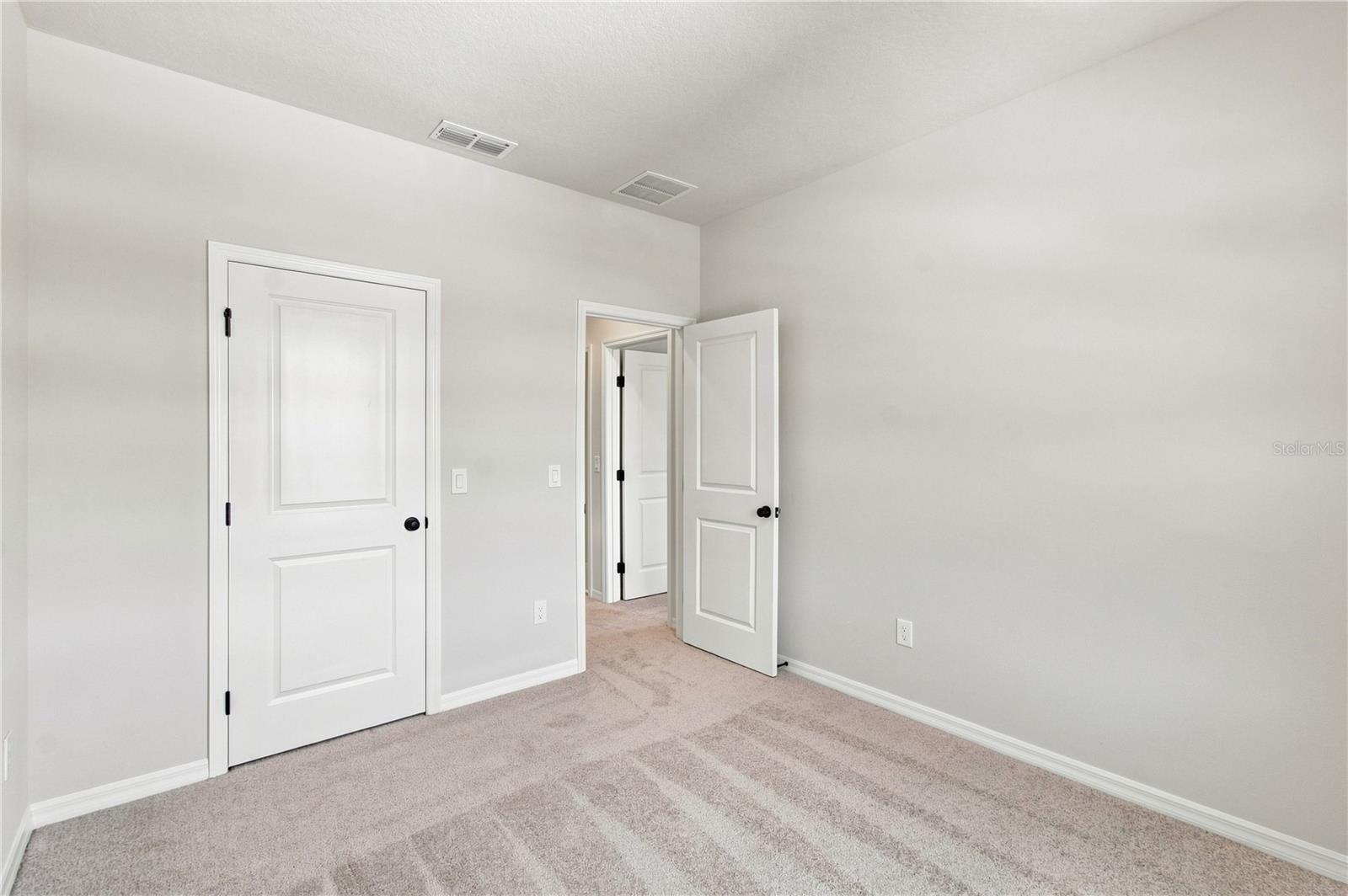 5600 Coopers Hawk Ct Property Photo 24