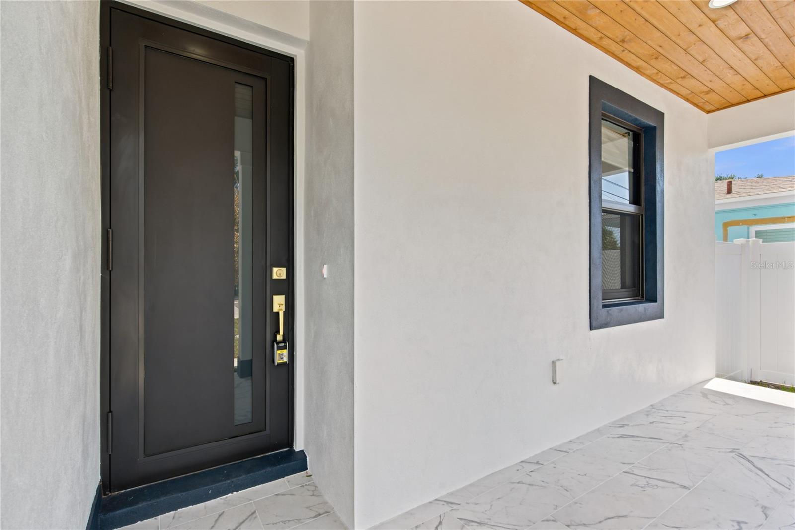 1121 Engman St Property Photo 5