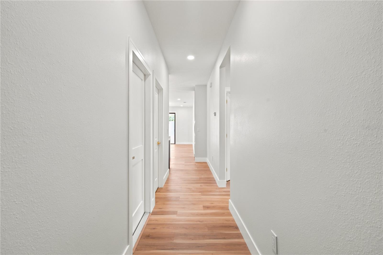 1121 Engman St Property Photo 6