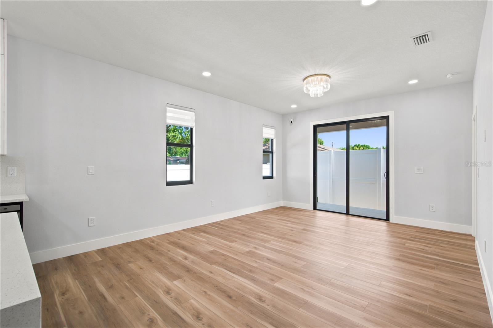1121 Engman St Property Photo 14