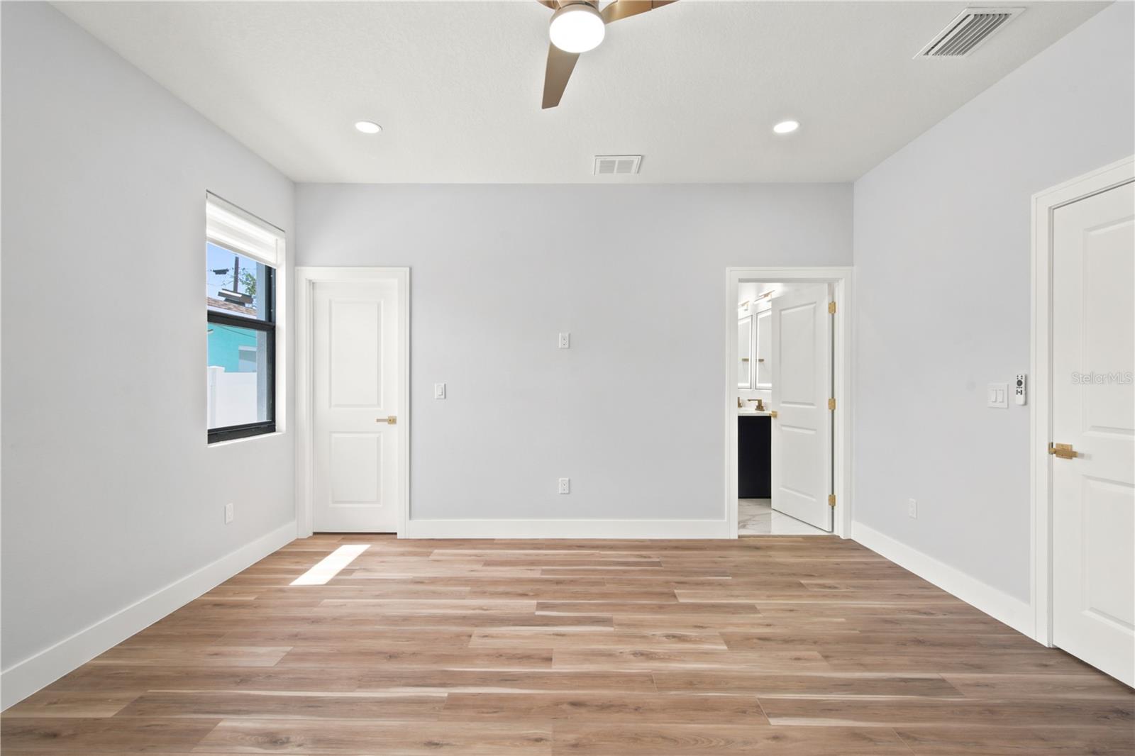 1121 Engman St Property Photo 18