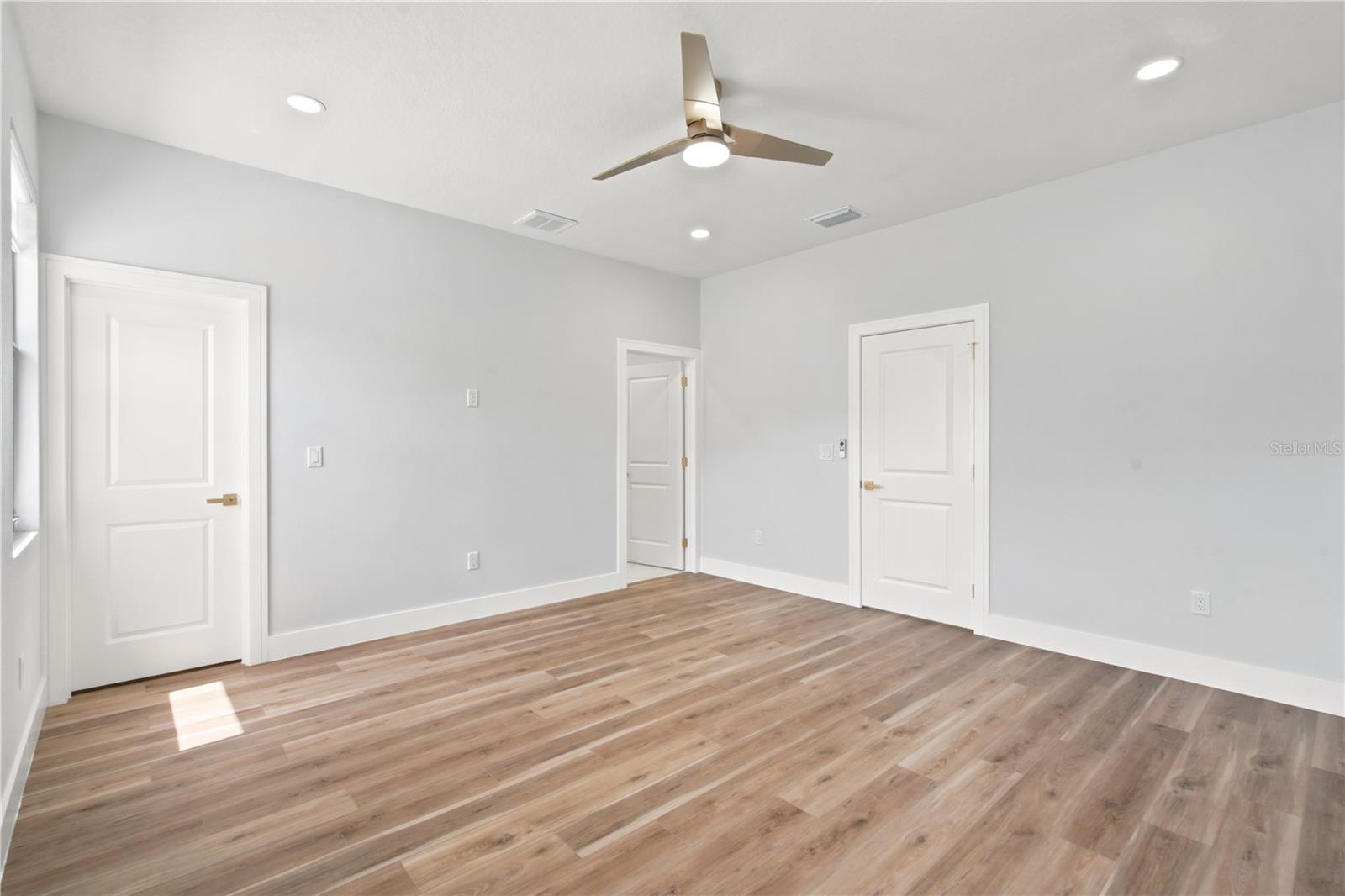 1121 Engman St Property Photo 22
