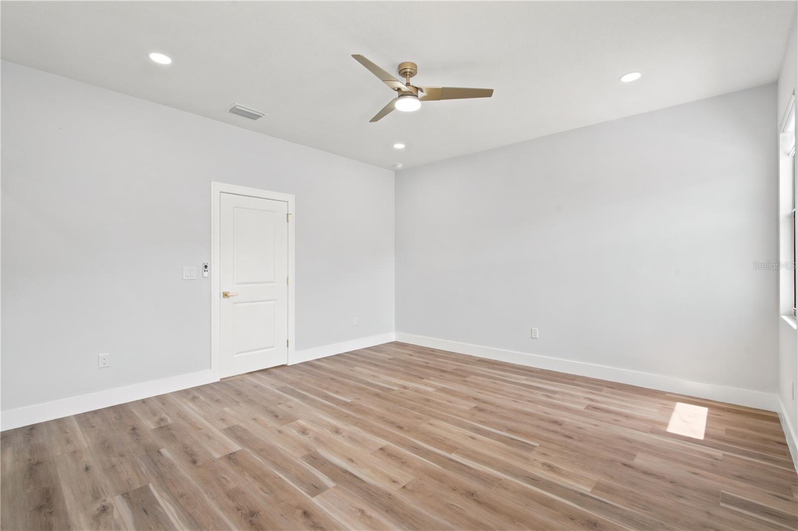 1121 Engman St Property Photo 23