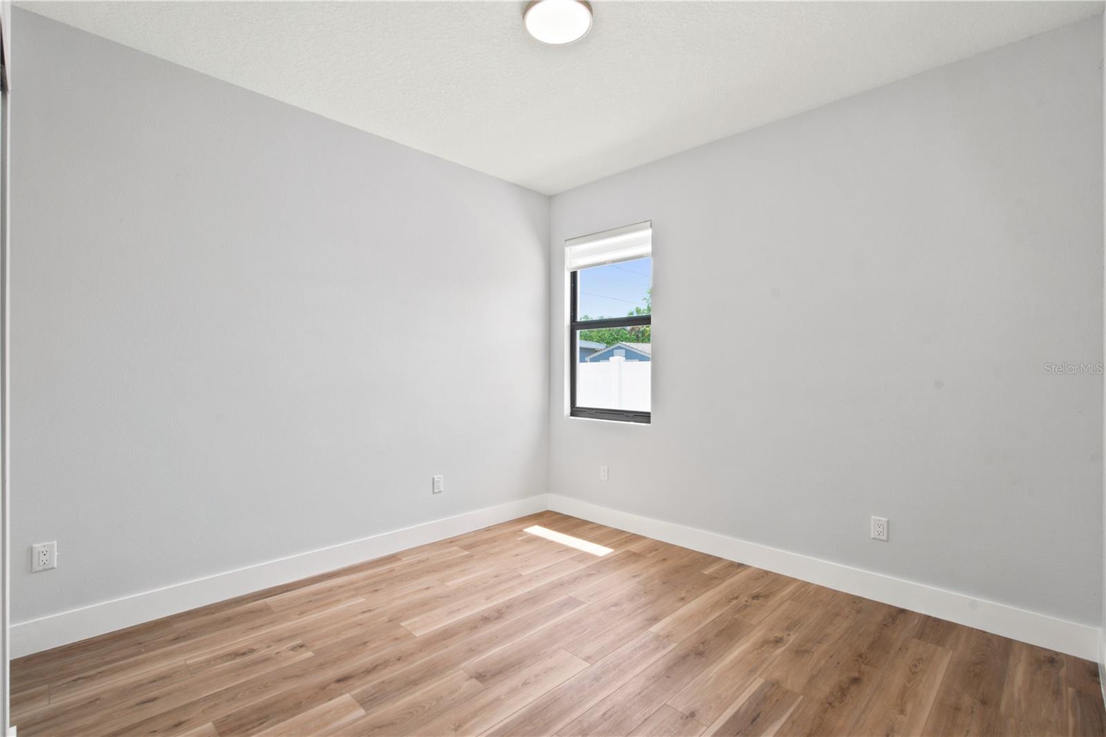 1121 Engman St Property Photo 30