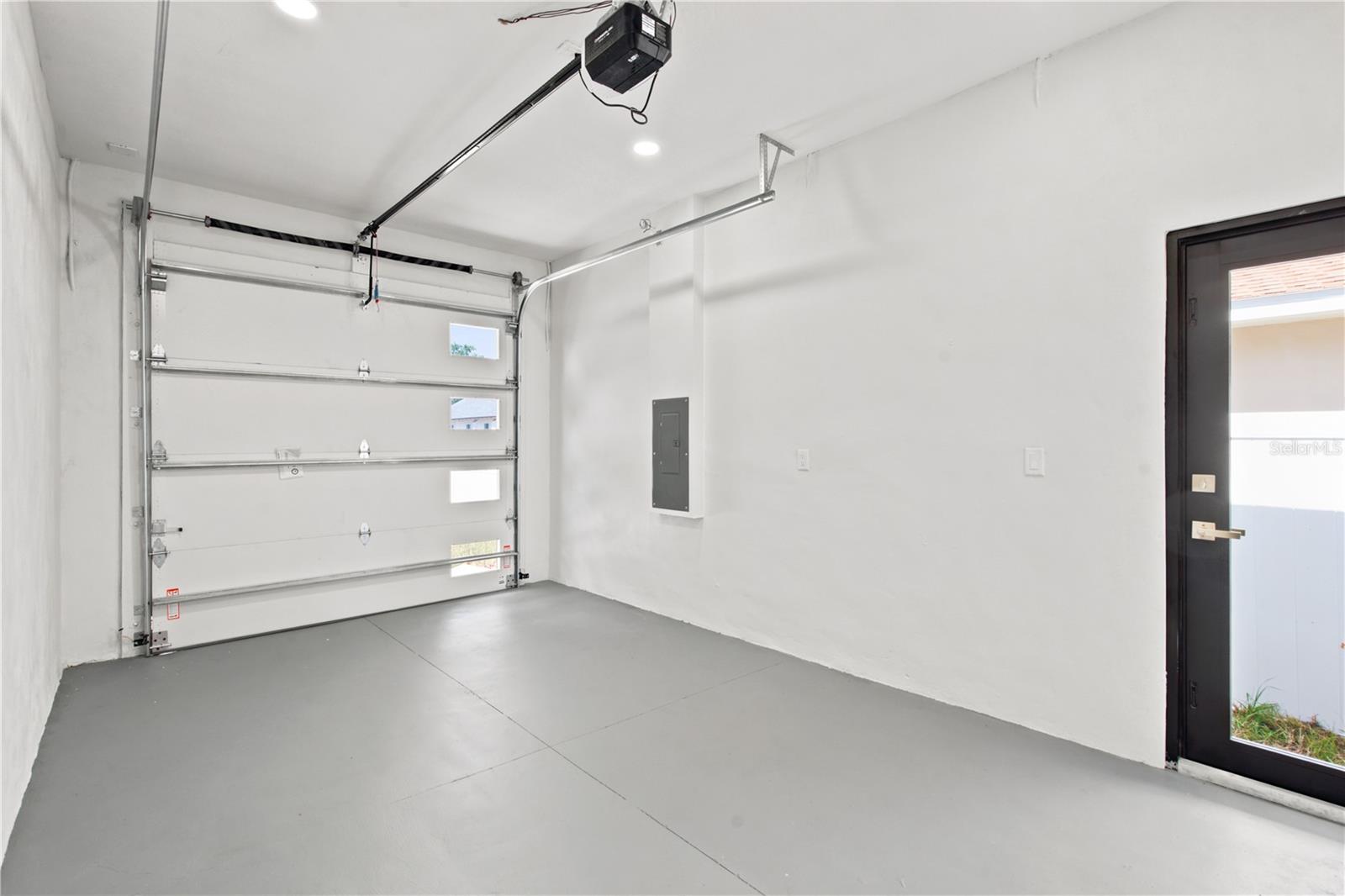 1121 Engman St Property Photo 32
