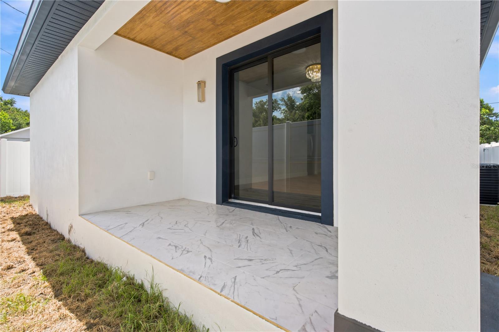 1121 Engman St Property Photo 35