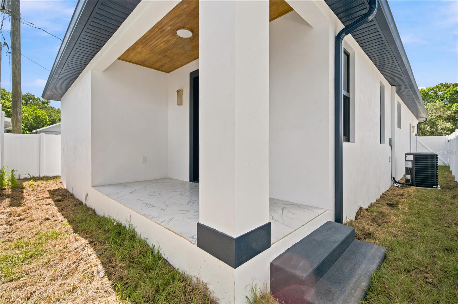 1121 Engman St Property Photo 36