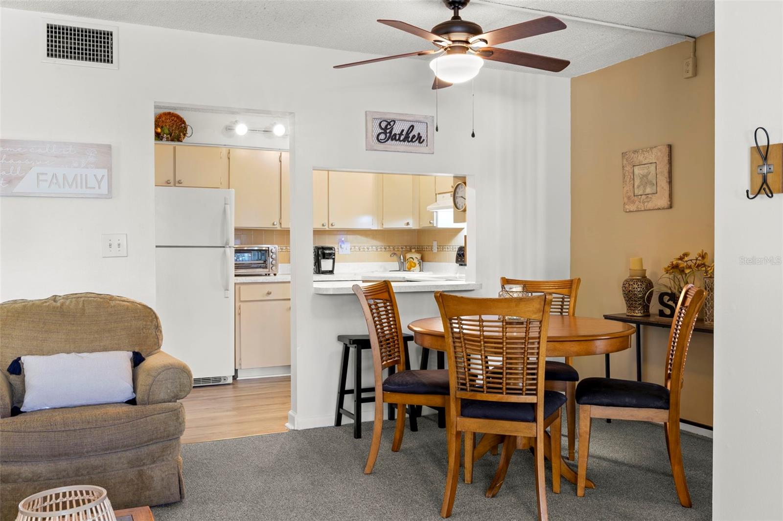 1290 Pine Ridge Cir E #e1 Property Photo 10