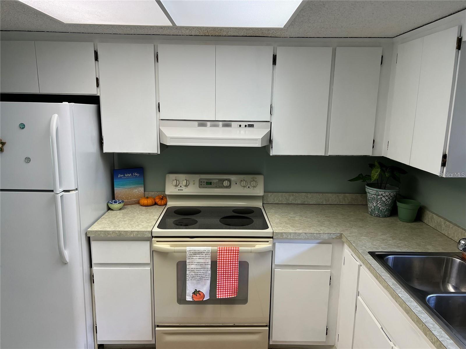 1100 E Bay Dr #35 Property Photo 2