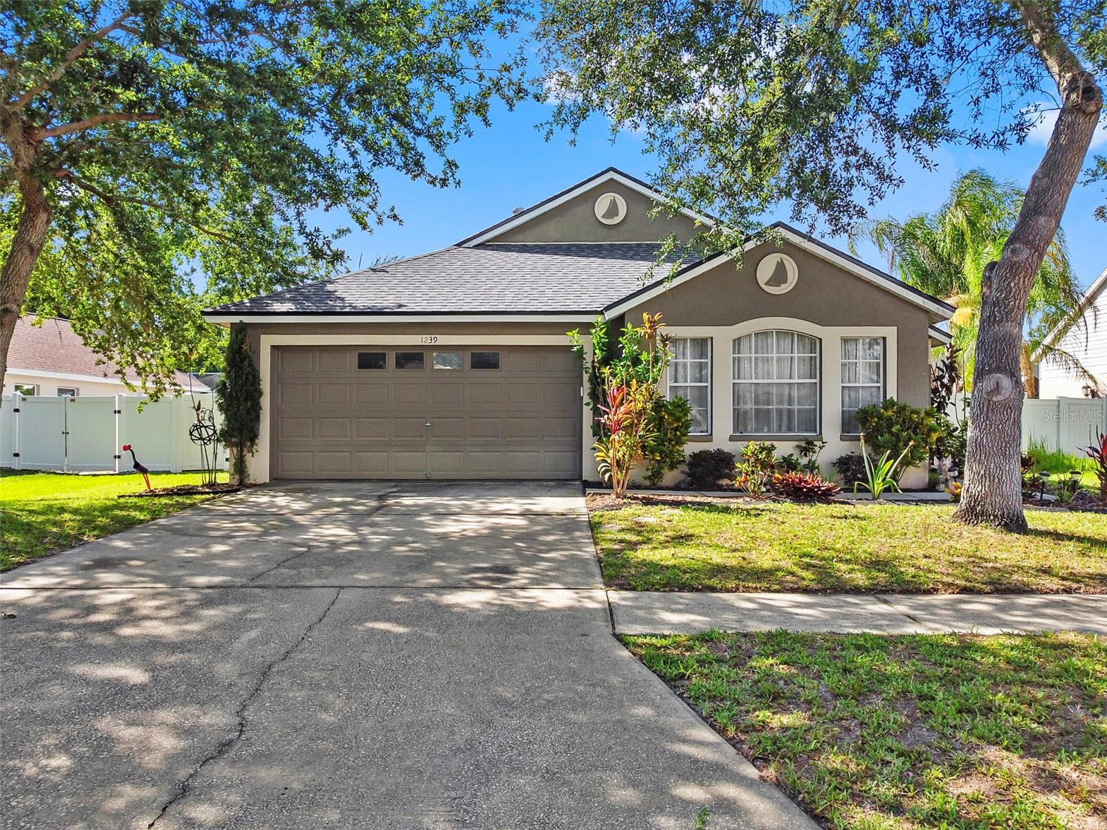 1239 Avonwood Ct Property Photo 1
