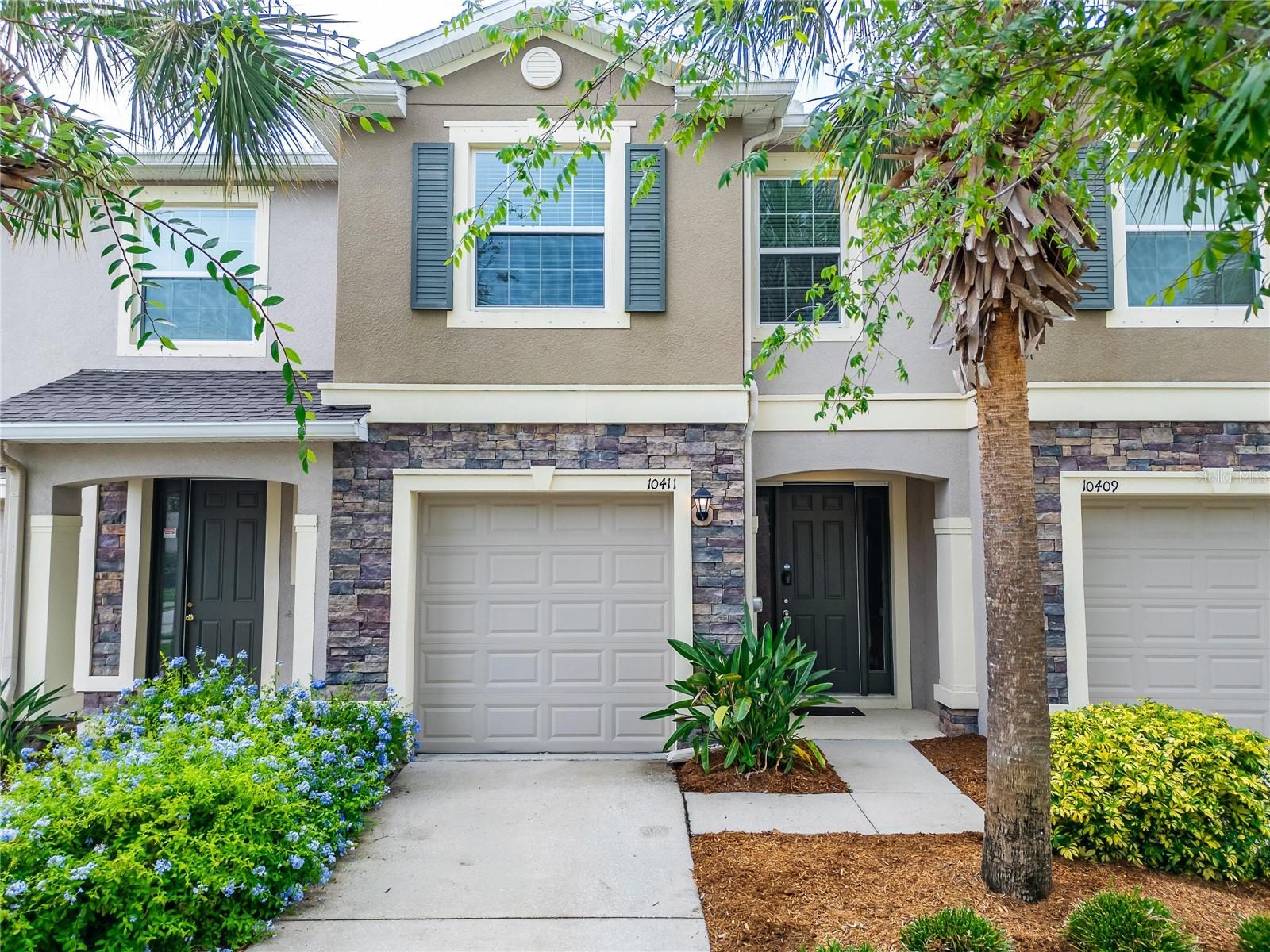 10411 Red Carpet Ct Property Photo 2