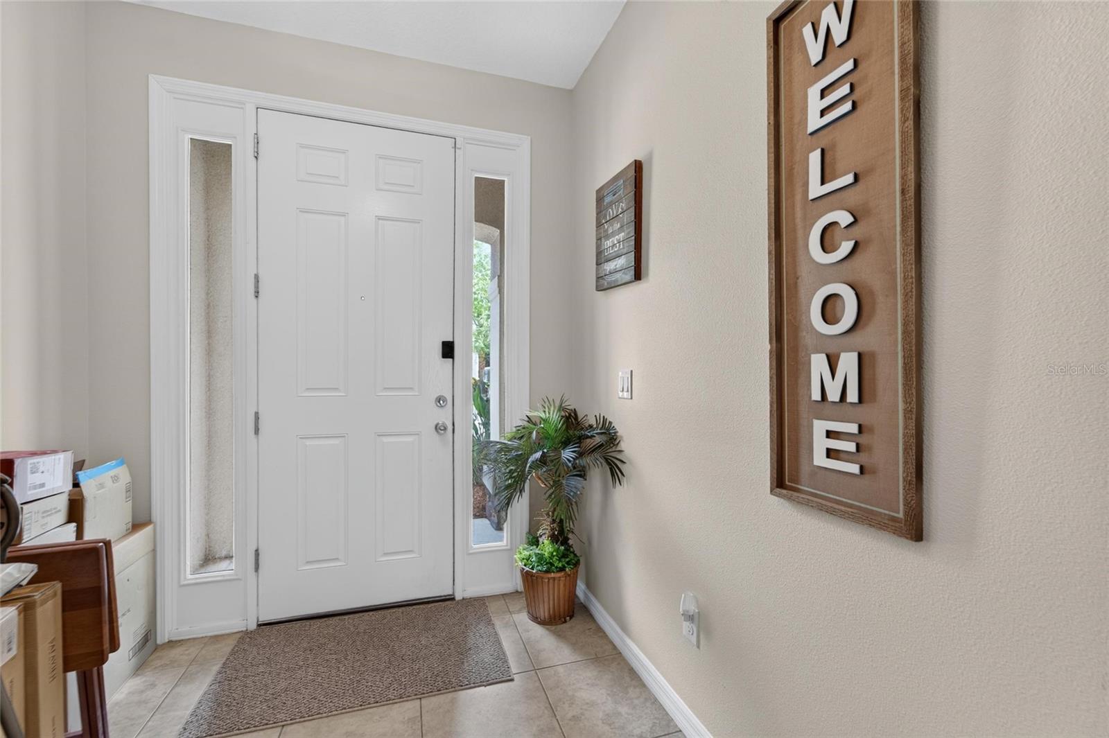 10411 Red Carpet Ct Property Photo 4