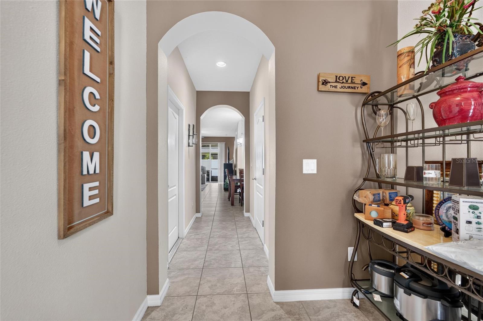 10411 Red Carpet Ct Property Photo 5