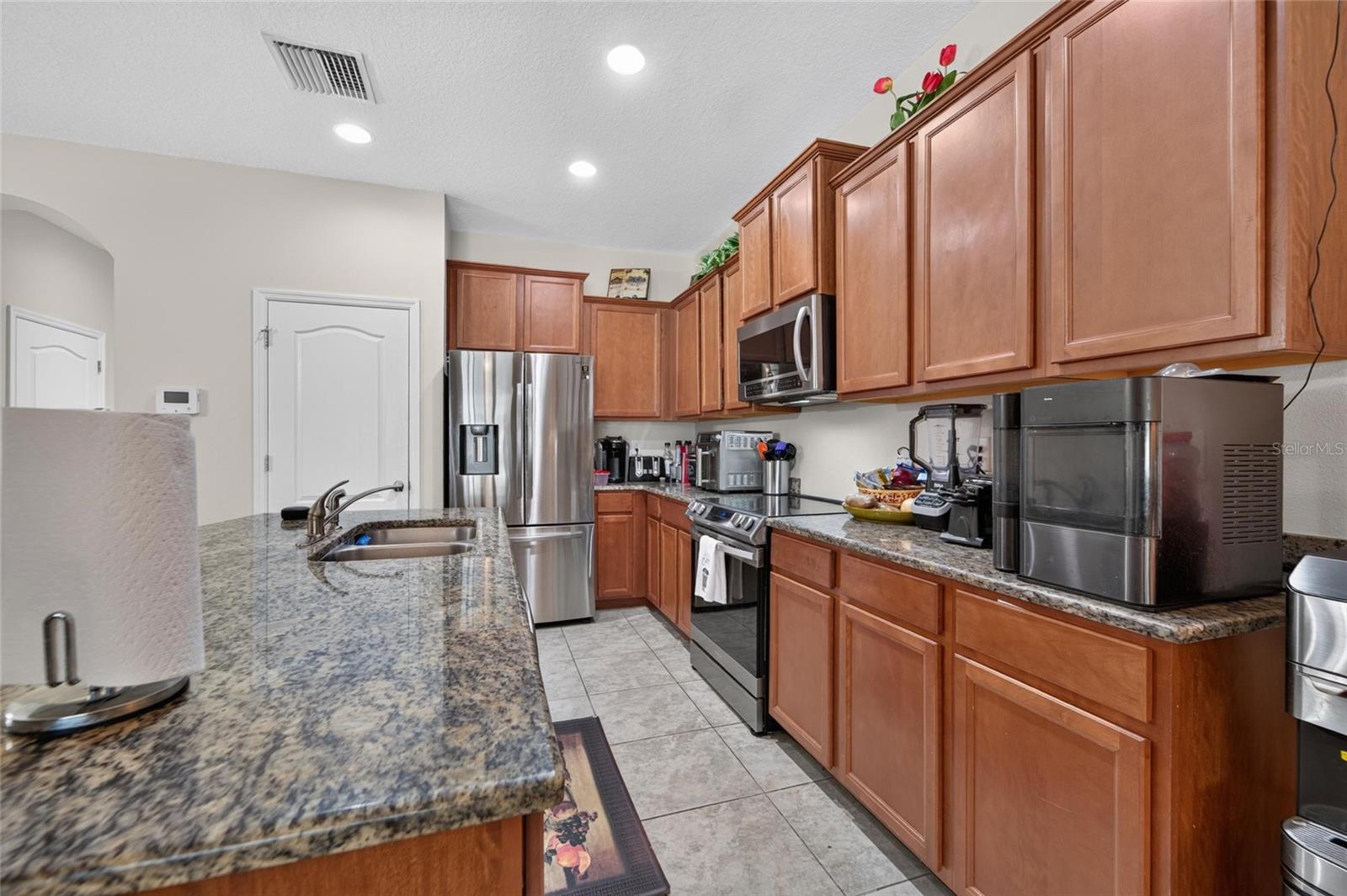 10411 Red Carpet Ct Property Photo 6