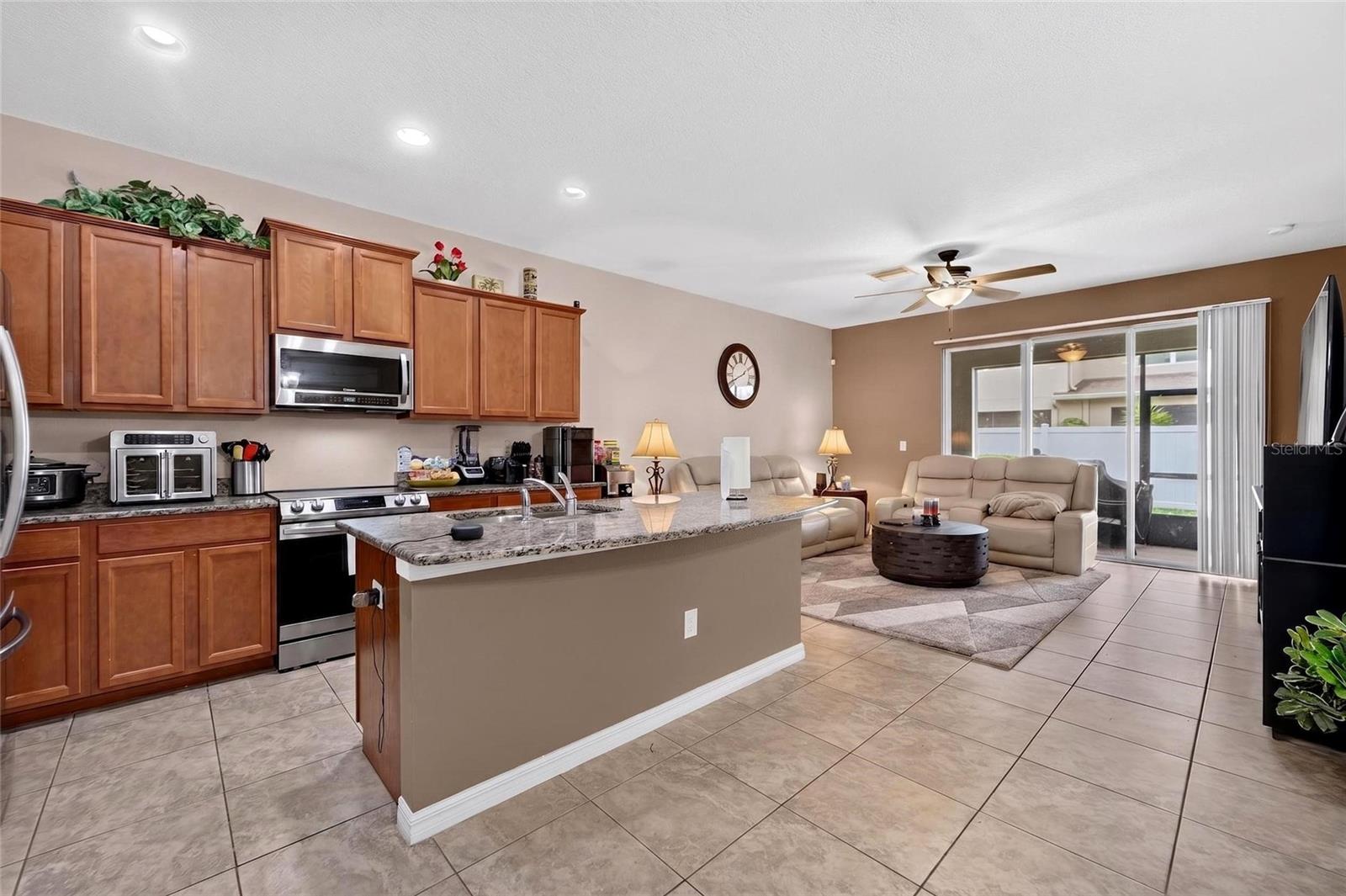 10411 Red Carpet Ct Property Photo 11