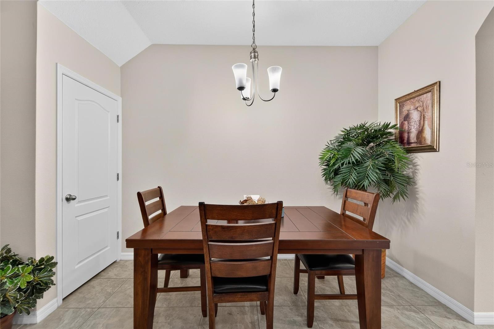 10411 Red Carpet Ct Property Photo 14