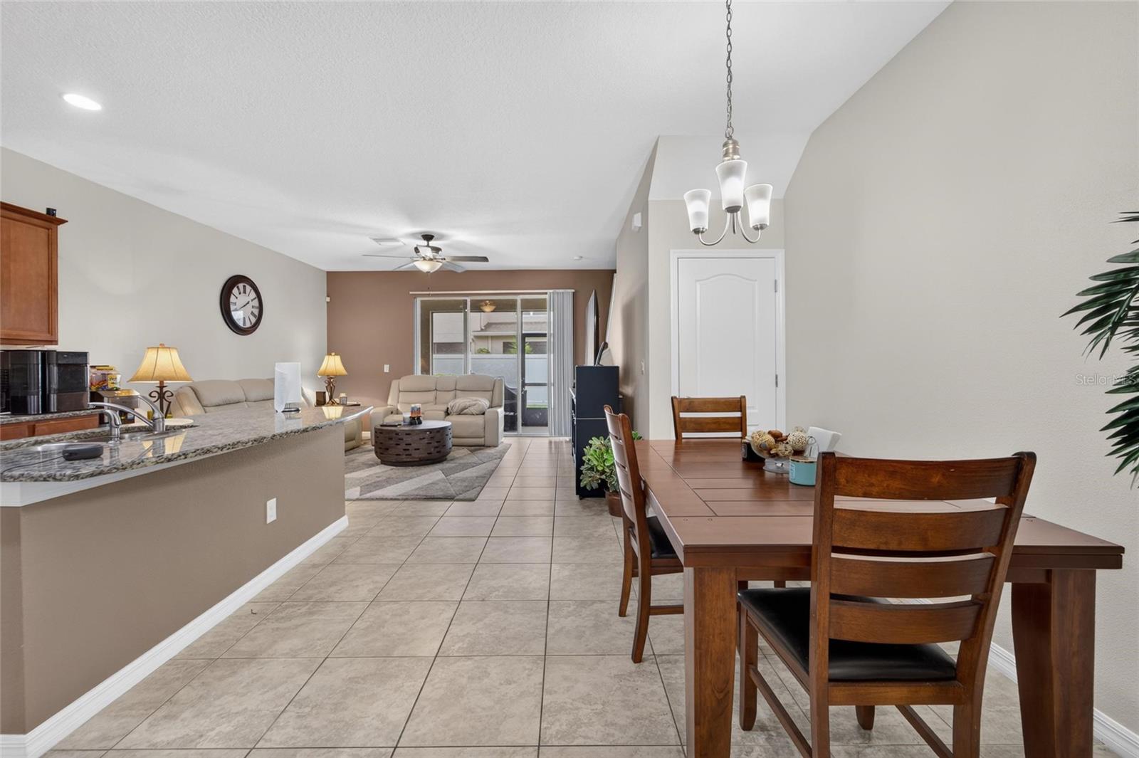 10411 Red Carpet Ct Property Photo 15