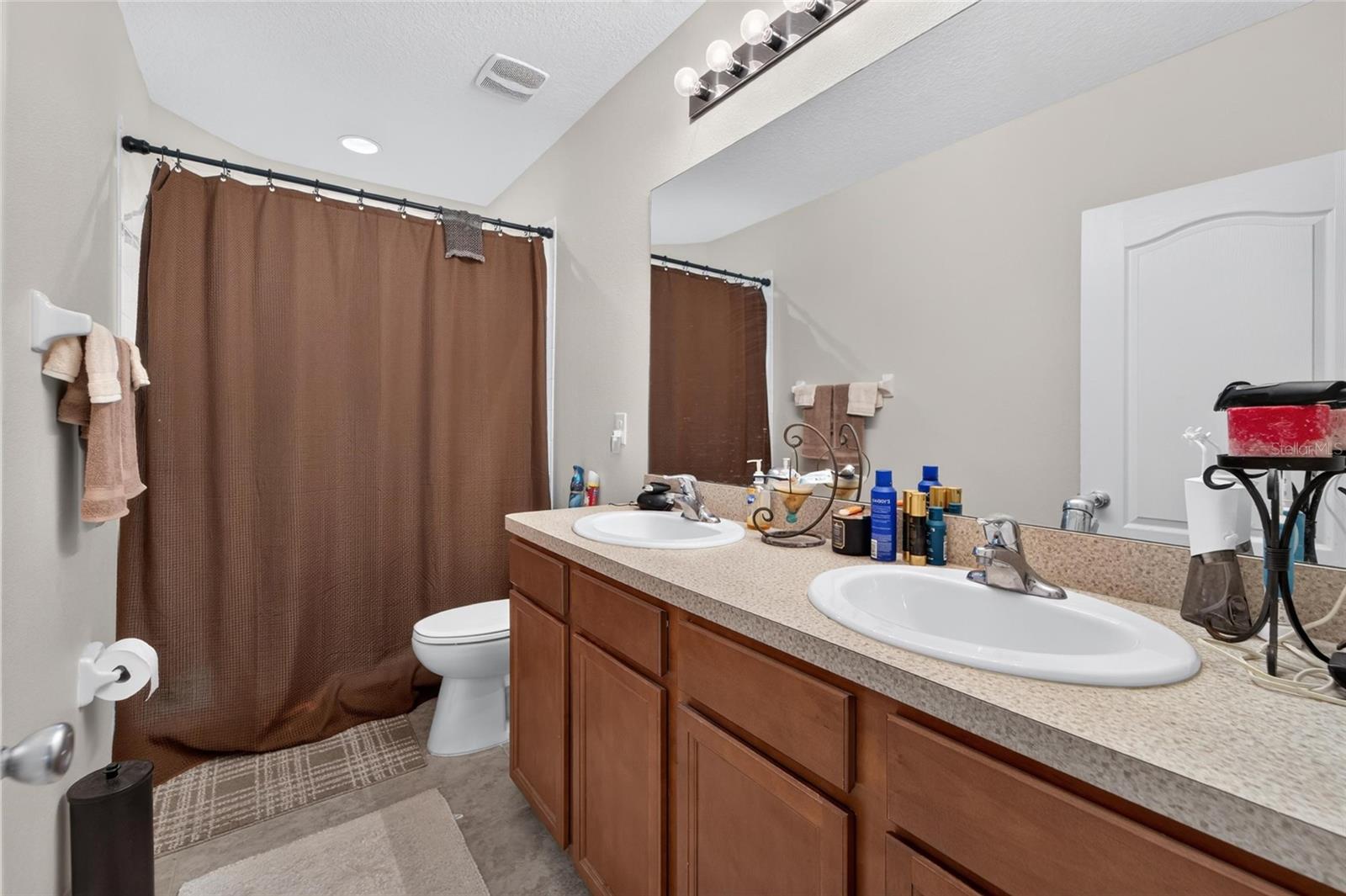 10411 Red Carpet Ct Property Photo 18
