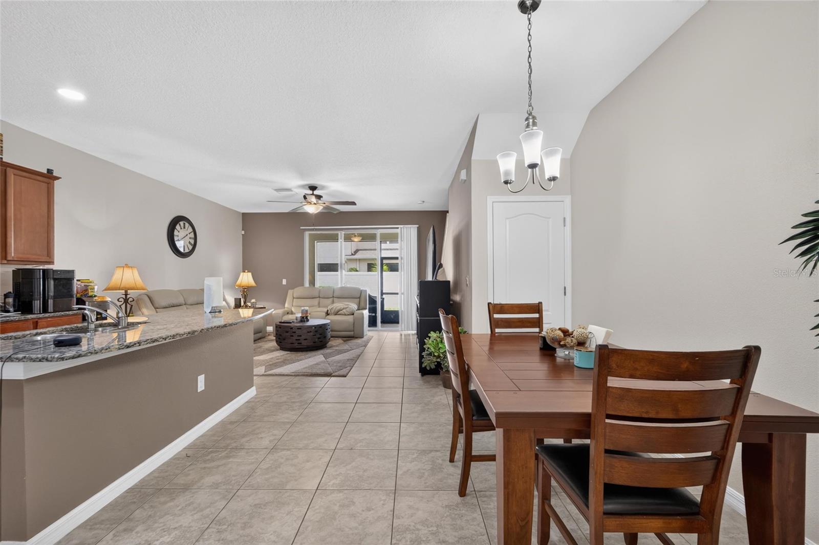 10411 Red Carpet Ct Property Photo 25
