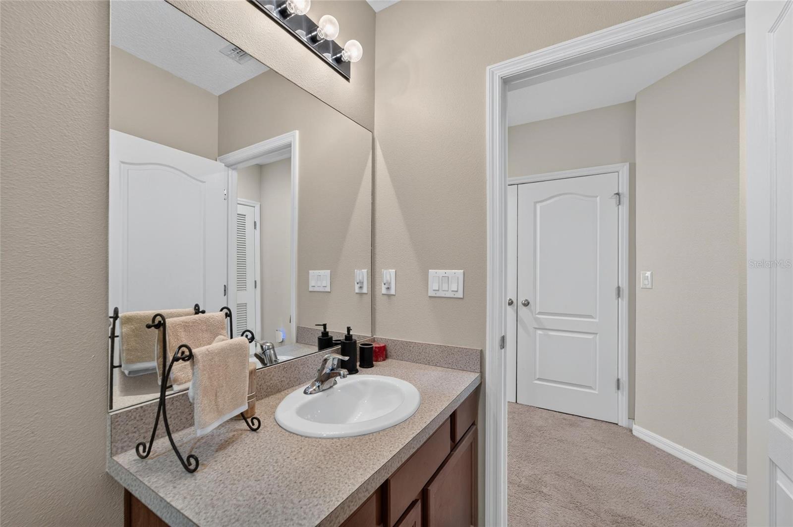 10411 Red Carpet Ct Property Photo 43