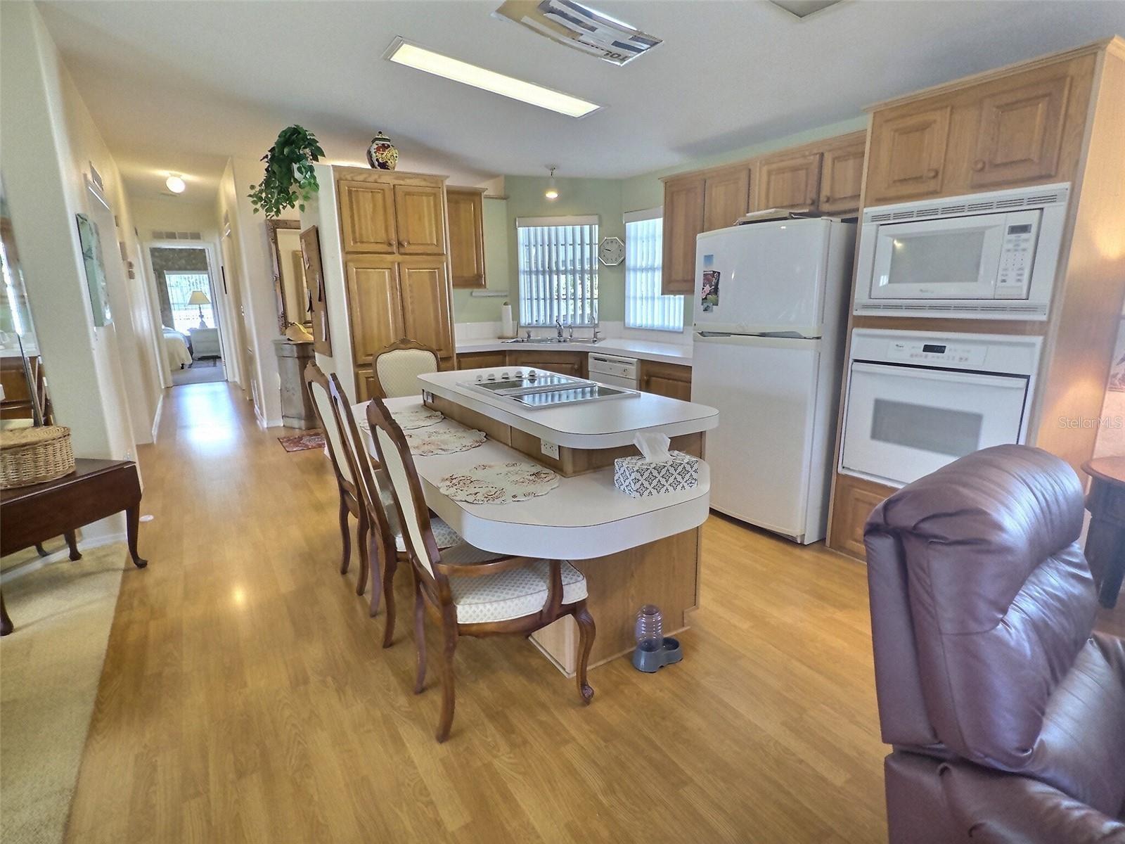 136 Pindo Palm St W Property Photo 3