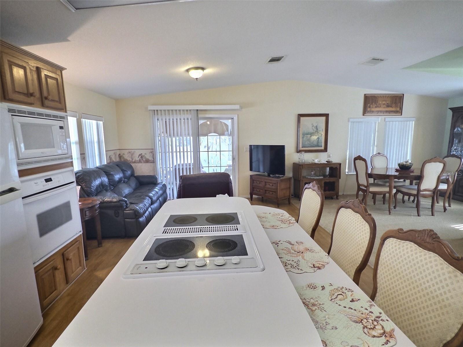 136 Pindo Palm St W Property Photo 8